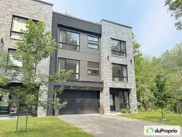 Semi Detached with 3 Bedrooms, 2 Bathrooms