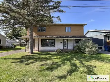 Detached House with 4 Bedrooms, 2 Bathrooms