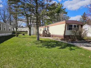 Detached House with 980 sqft, 3 Bedrooms, 15 Bathroom