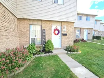 Semi Detached with **** sqft, * Bedrooms, * Bathroom