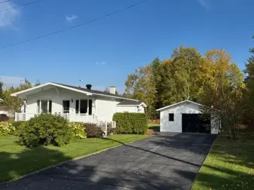 Detached House with 2 Bedrooms, 2 Bathrooms