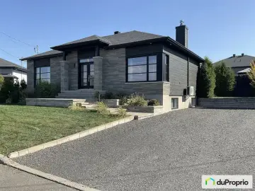 Detached House with 4 Bedrooms, 2 Bathrooms