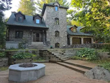 Detached House with 3 Bedrooms, 2 Bathrooms