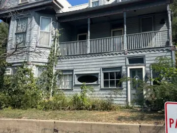 Detached House with * Bedrooms, * Bathroom
