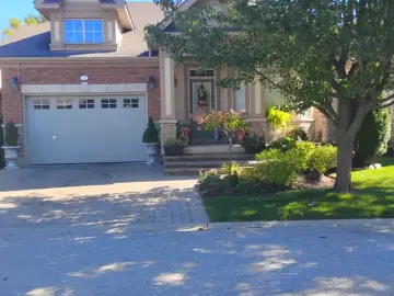 Detached House with 1253 sqft, 2 Bedrooms, 3 Bathroom