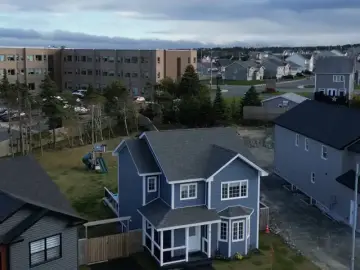 Detached House with x Bedrooms, x Bathrooms