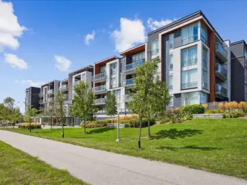 Condominium with xxxx sqft, x Bedrooms, x Bathrooms