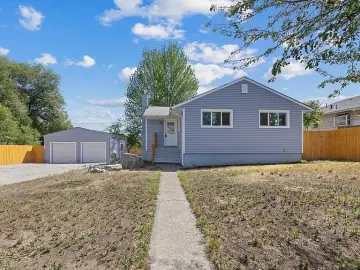 Detached House with xxxx sqft, x Bedrooms, x Bathroom
