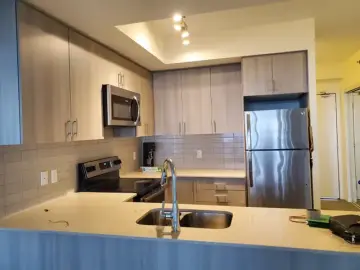 Condominium with x Bedrooms, x Bathrooms