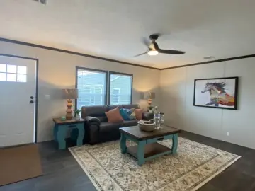 Detached House with 4 Bedrooms, 2 Bathrooms