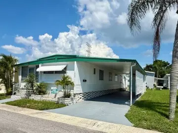 Semi Detached with 672 sqft, 2 Bedrooms, 15 Bathrooms