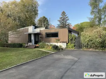 Detached House with x Bedrooms, x Bathrooms