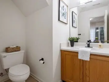 Detached House with 1506 sqft, 3 Bedrooms, 25 Bathroo