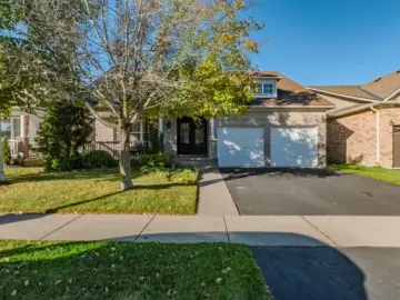 Detached House with 4737 sqft, 4 Bedrooms, 3 Bathroom