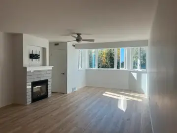 Condominium with xxxx sqft, x Bedrooms, x Bathroom