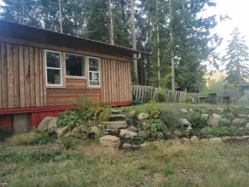 Cottage with *** sqft, * Bedroom, * Bathroom