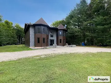 Detached House with x Bedrooms, x Bathrooms