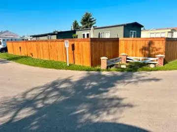 Detached House with 1464 sqft, 2 Bedrooms, 1 Bathroom