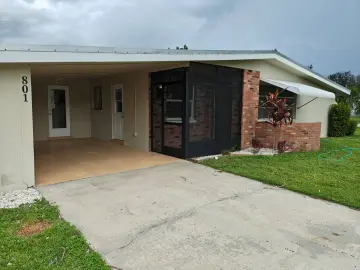 Detached House with 926 sqft, 2 Bedrooms, 15 Bathroom