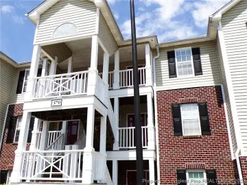 Condominium with xxxx sqft
