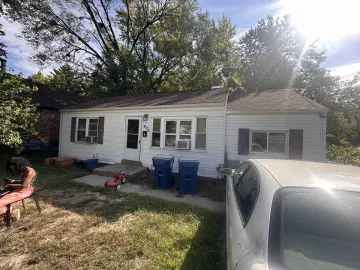 Detached House with 7405 sqft, 2 Bedrooms, 1 Bathroom