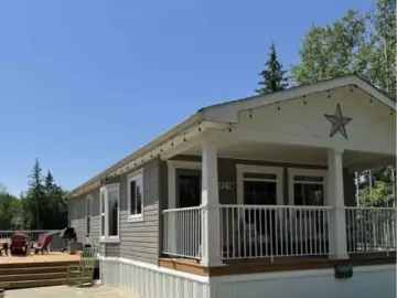 Detached House with 880 sqft, 2 Bedrooms, 1 Bathroom