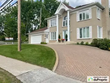 Cottage with x Bedrooms, x Bathrooms