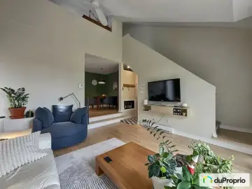 Condominium with x Bedrooms, x Bathroom