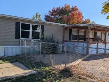 Detached House with 1568 sqft, 3 Bedrooms, 2 Bathroom