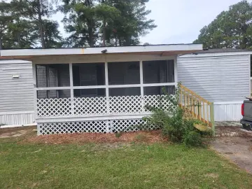 Detached House with 1000 sqft, 2 Bedrooms, 2 Bathroom