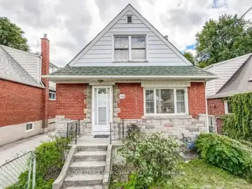 Detached House with x Bedrooms, x Bathrooms