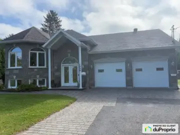 Detached House with x Bedrooms, x Bathrooms