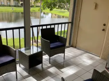 Condominium with xxx sqft, x Bedrooms, x Bathrooms