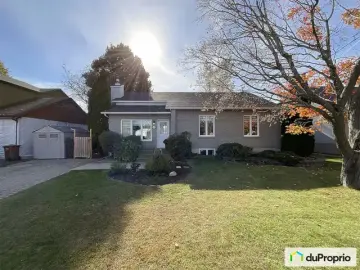 Detached House with x Bedrooms, x Bathrooms