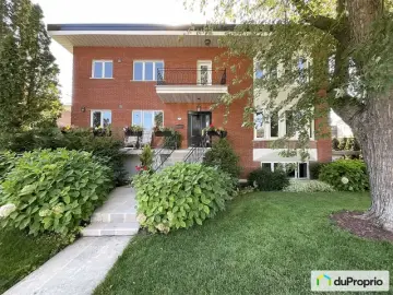 Semi Detached with x Bedrooms, x Bathrooms