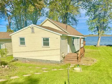 Detached House with xxxx sqft, x Bedrooms, x Bathroom