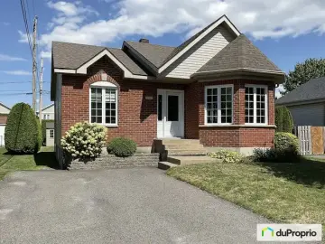 Detached House with x Bedrooms, x Bathroom