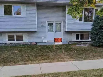 Detached House with 1000 sqft, 3 Bedrooms, 2 Bathroom