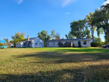 Detached House with **** sqft, * Bedrooms, * Bathroom