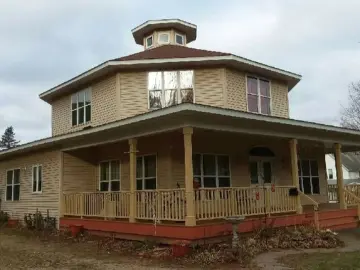 Detached House with **** sqft, * Bedrooms, ** Bathroo
