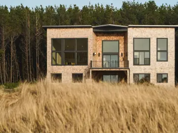 Detached House with **** sqft, * Bedrooms, ** Bathroo