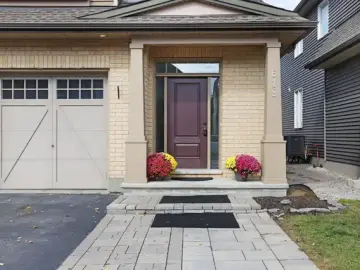 Detached House with x Bedrooms, x Bathrooms