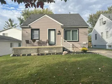 Detached House with xxxx sqft, x Bedrooms, x Bathroom