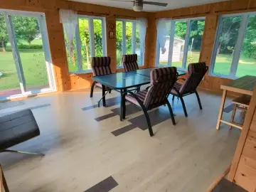 Detached House with 2200 sqft, 4 Bedrooms, 2 Bathroom