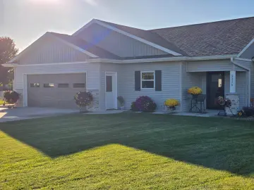 Detached House with 1402 sqft, 2 Bedrooms, 2 Bathroom