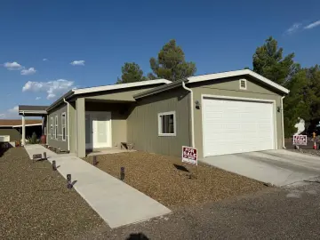 Land with 1440 sqft, 2 Bedrooms, 2 Bathrooms