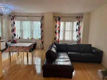 Multi Family with 1243 sqft, 2 Bedrooms, 2 Bathrooms