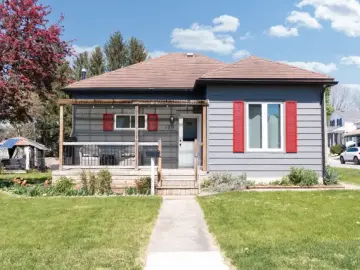 Detached House with xxxx sqft, x Bedrooms, x Bathroom