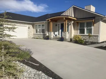 Detached House with 2650 sqft, 4 Bedrooms, 25 Bathroo