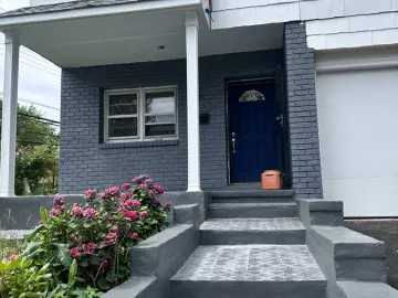 Detached House with xxxx sqft, x Bedrooms, x Bathroom